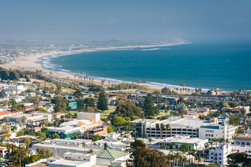 Fototapeta na wymiar View of downtown Ventura and the Pacific Coast from Grant Park,