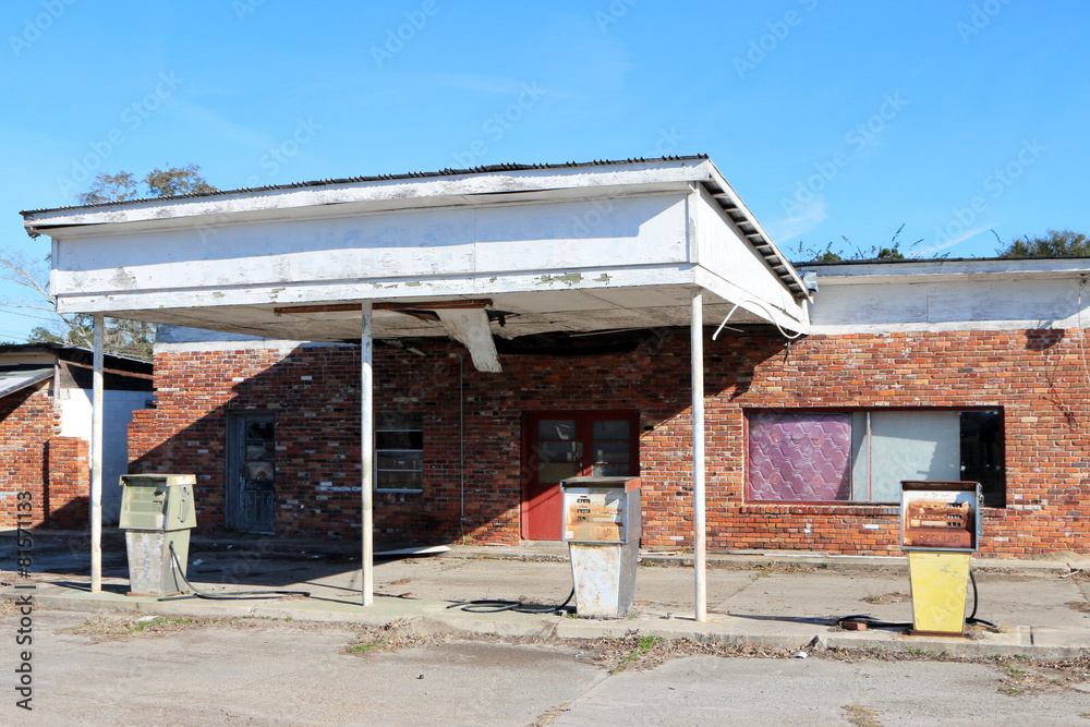 Wall mural Abandoned gas and service station