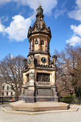 Mahnmal der Gefallenen am Dom in Magdeburg