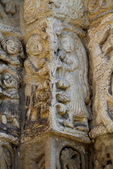 Pavia; San MIchele: capitello portale di destra