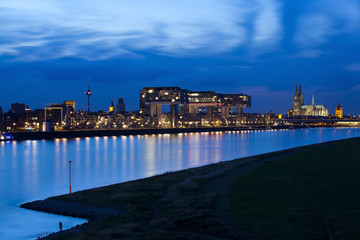 Naklejka premium Cologne kranhäuser