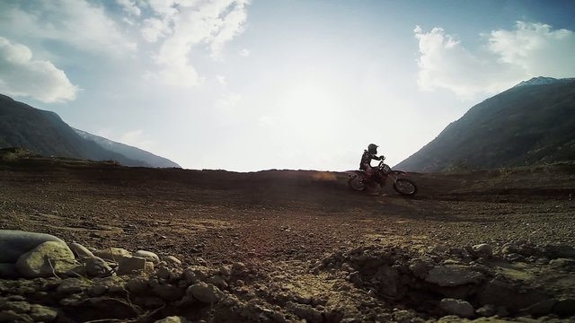 moto da cross in pista