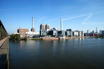 Fototapeta na wymiar Frankfurt am Main, bridge, river, skyline, harbor