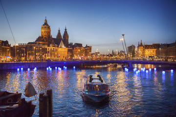 Obraz premium Evening Amsterdam Center near Central Station