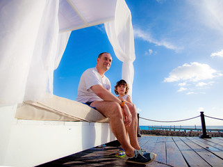 bimbo e papà sulla spiaggia © Marcella Miriello