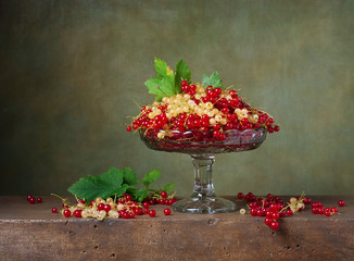 Plakat Still life with currants in a glass vase