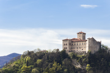 Fototapeta na wymiar Rocca Borromeo fortress at Angera on lake maggiore, Italy