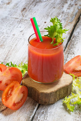 Fresh tomato juice with sliced tomatoes