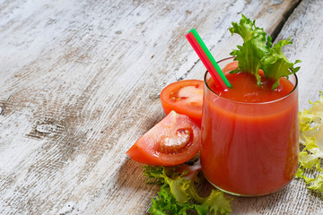 Fresh tomato juice with sliced tomatoes