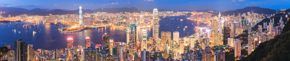 Naklejka premium Hong Kong skyline at night