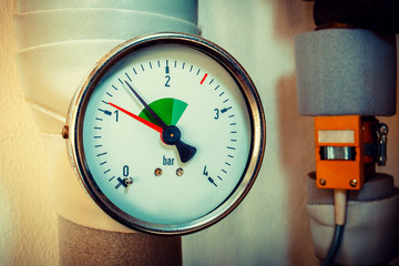 Household pressure gauge toned