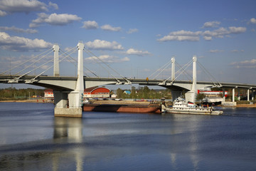 Obraz premium Bridge over the Volga river in Kimry. Tver Oblast. Russia