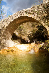 Pont en pierre du vieu Rochecolombe