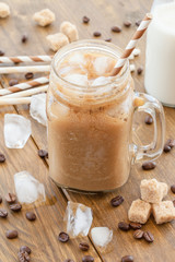 Eiskaffee in vintage Krug