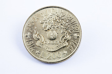 La lira, moneta italiana: duecento lire dei Carabinieri