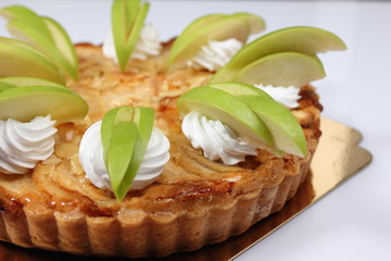 homemade apple pie with fresh apple