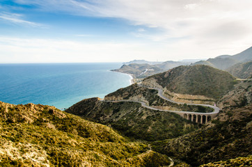 Serpentinen Straße an der Küste bei Mojacar Andalusien © dietwalther