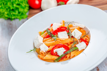 Tomato feta pasta salad