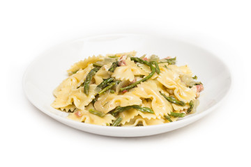 Farfalle con asparagi e bacon, pasta italiana