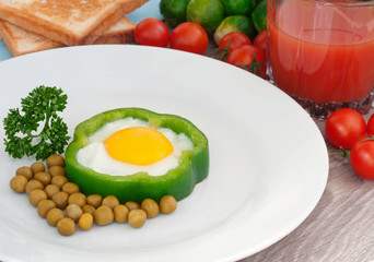 Scrambled eggs in pepper