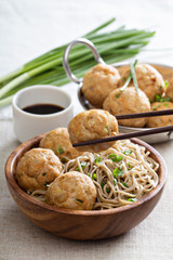 Soba noodles with chicken meatballs