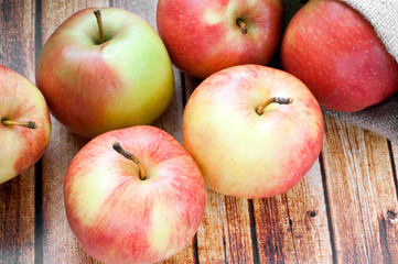 ripe apples