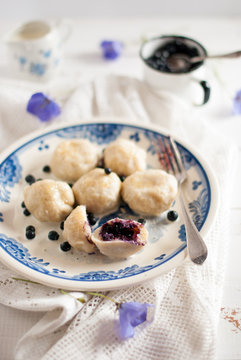 Dumplings with ricotta and blueberries