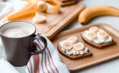 sandwich with banana