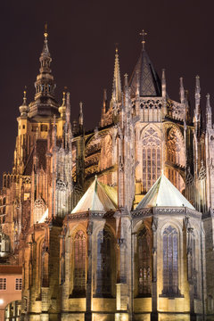 Prag - Veitsdom at night