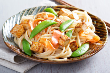 Rice noodles with tofu and carrot