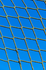 Netz und blauer Himmel