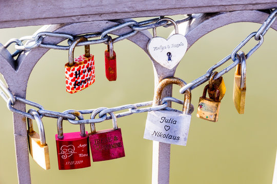 Vorhängeschlösser als Symbol für die Liebe