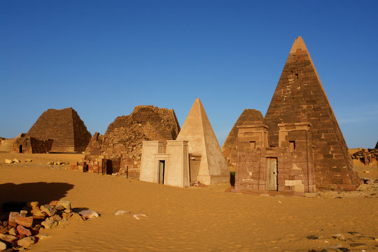 Piramidy w Meroe