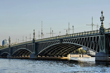 Fototapeta na wymiar San Pietroburgo, ponte 1