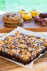 Brownie with almond nut