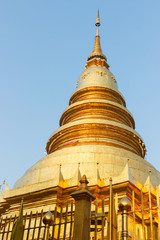 Naklejka premium golden buddhist pagoda