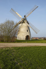 Fototapeta na wymiar Windmühle Hille