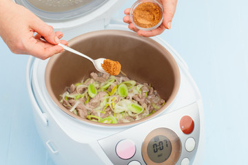 chicken with leeks in multicooker