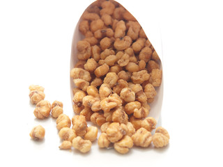 toasted corn kernels