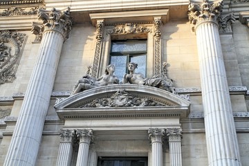 monument de la place de la bourse à bruxelles