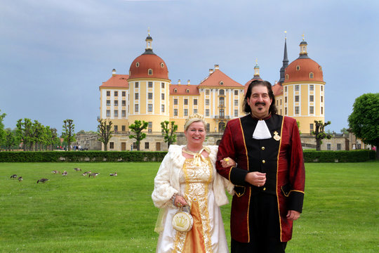 Prunkvolles Paar auf Schloss Moritzbung