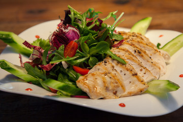 Salat mit Huhn