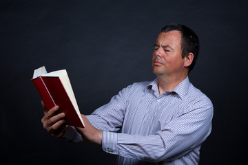 Neediing reading glasses
