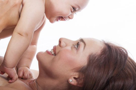 Mam&aacute; y beb&eacute; felices