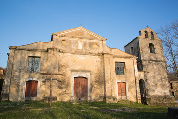 Fototapeta na wymiar Roscigno is an old abandoned village