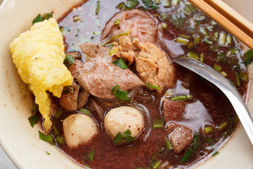 Noodles with pork and pork balls, Kuay Teow Rua.