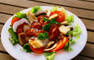 salade de gésiers,tomate,champignons et croutons