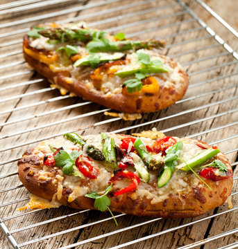 spargel pizza brot