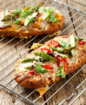 spargel pizza brot