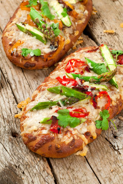 spargel pizza brot